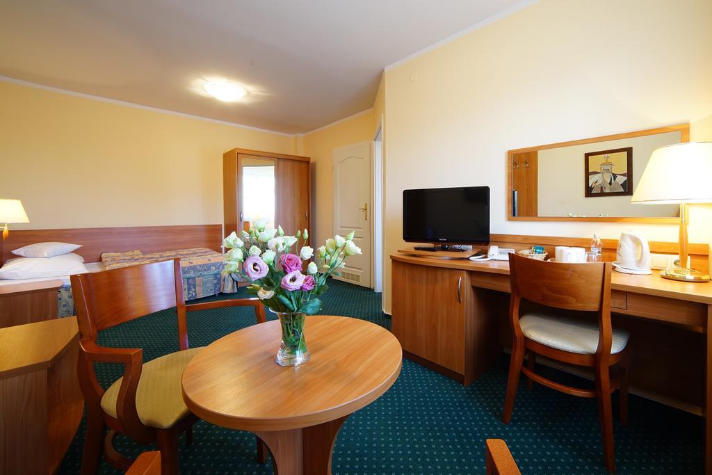 Hotel Feniks Πόζναν Δωμάτιο φωτογραφία