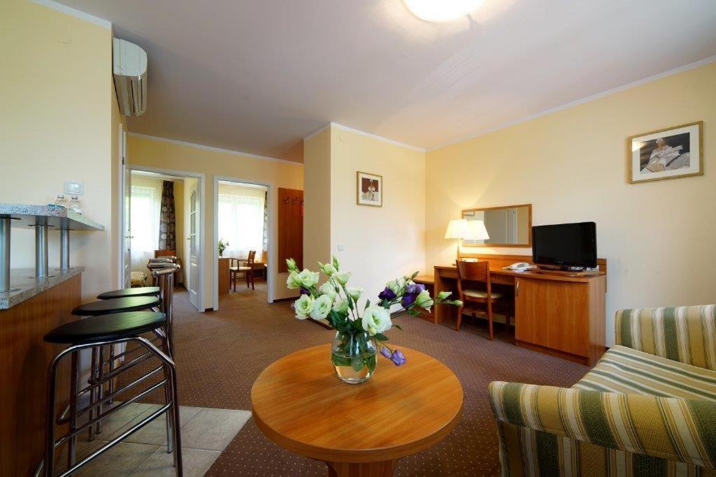 Hotel Feniks Πόζναν Εξωτερικό φωτογραφία